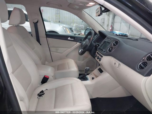 WVGBV7AX2HK010930 Volkswagen Tiguan 2.0t/2.0t S