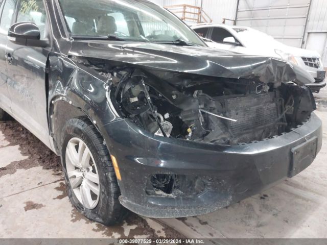 WVGBV7AX2HK010930 Volkswagen Tiguan 2.0t/2.0t S