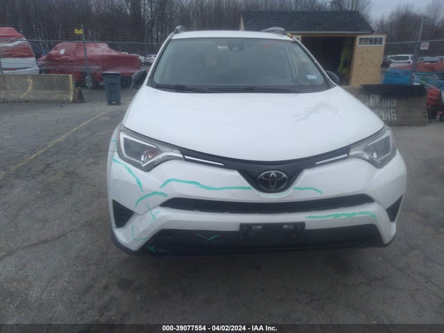 Toyota RAV4 LE 2018 JTMZFREV1JJ176596 Image 12