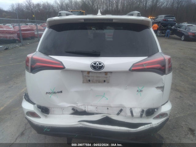 Toyota RAV4 LE 2018 JTMZFREV1JJ176596 Image 16
