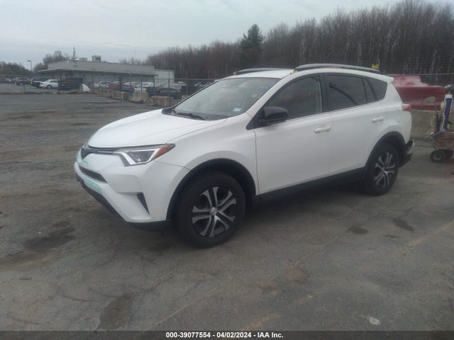 Toyota RAV4 LE 2018 JTMZFREV1JJ176596 Image 2