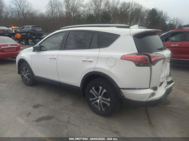 Toyota RAV4 LE 2018 JTMZFREV1JJ176596 Image 3