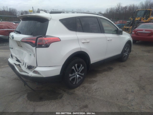 Toyota RAV4 LE 2018 JTMZFREV1JJ176596 Image 4