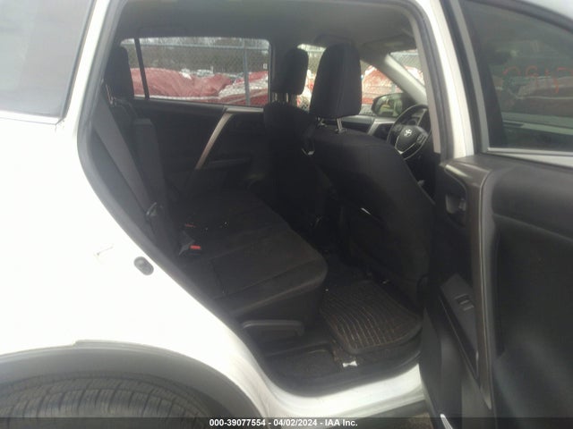 Toyota RAV4 LE 2018 JTMZFREV1JJ176596 Image 8