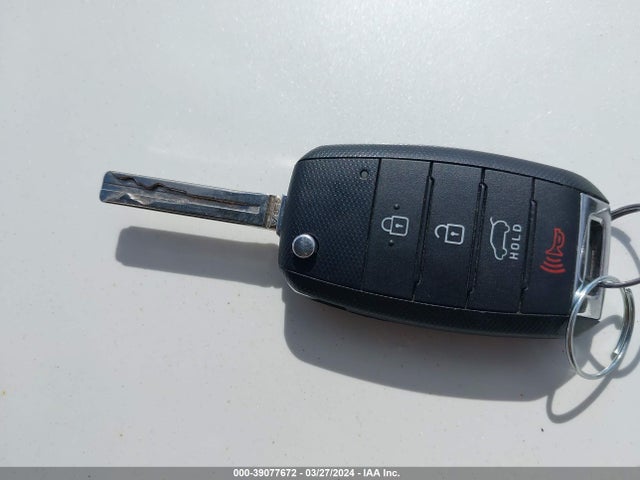 KIA Soul 2015 KNDJN2A26F7813022 Image 11