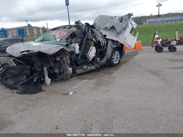 Chevrolet EQUINOX LT 2018 3GNAXJEV8JS607081 Image 2