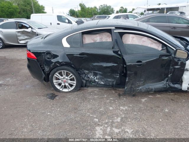 SAJAD4FX8JCP33435 Jaguar Xe 25t Premium
