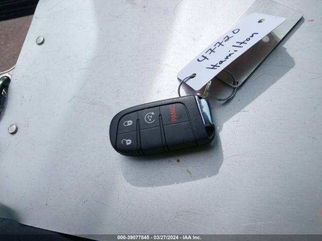 3C4NJDBB8JT107858 Jeep Compass Latitude 4x4