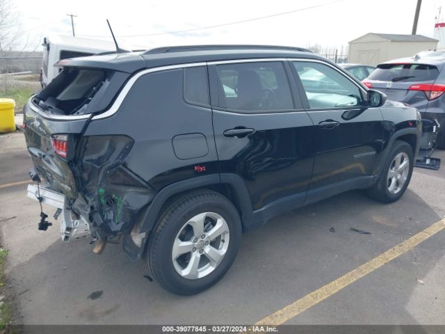 3C4NJDBB8JT107858 Jeep Compass Latitude 4x4