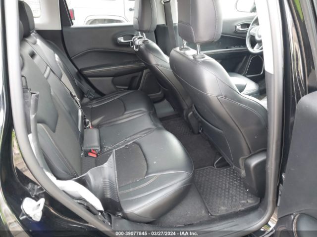 3C4NJDBB8JT107858 Jeep Compass Latitude 4x4