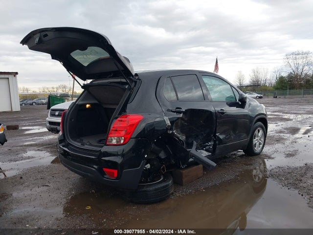 Chevrolet TRAX LS 2019 3GNCJKSB7KL381329 Image 4