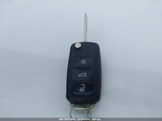 1VWAT7A3XFC122785 Volkswagen Passat 1.8t Limited Edition
