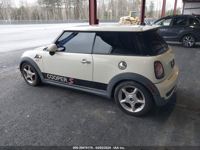 2007 MINI COOPER S WMWMF73567TT81536 Photo 2