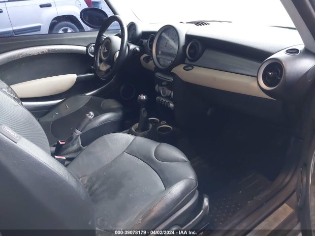 2007 MINI COOPER S WMWMF73567TT81536 Photo 4
