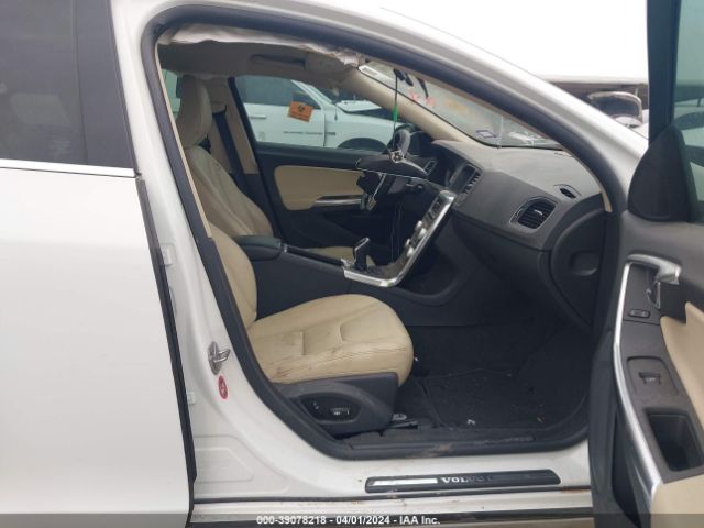 YV126MFK8G2413655 Volvo S60 T5 Drive-e Premier