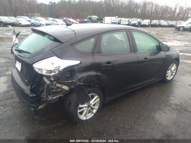 Ford FOCUS SE 2015 1FADP3K2XFL213337 Image 4