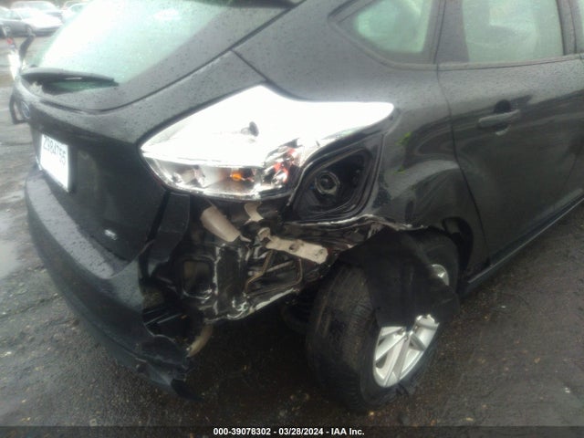 Ford FOCUS SE 2015 1FADP3K2XFL213337 Image 6