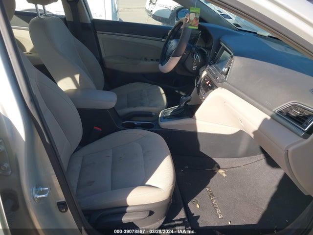 Hyundai Elantra Value Edition 2018 KMHD84LF6JU668425 Image 5