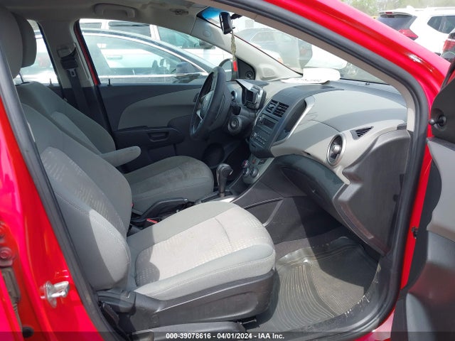 Chevrolet Sonic Ls Auto 2015 1G1JA5SH8F4114517 Image 5