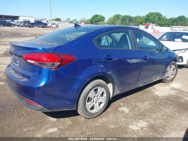 KIA FORTE LX 2017 3KPFK4A7XHE136131 Image 4