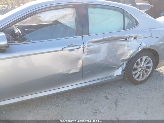 Toyota CAMRY LE 2022 4T1C11AK9NU649680 Image 6