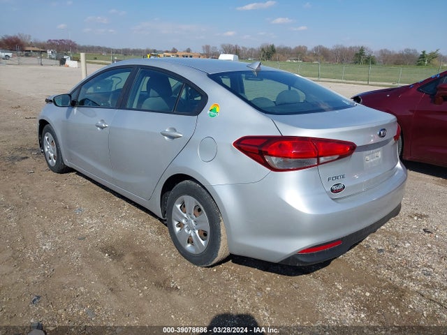 KIA FORTE LX 2018 3KPFK4A77JE238427 Image 3