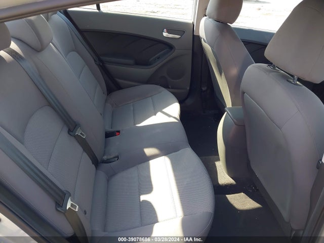 KIA FORTE LX 2018 3KPFK4A77JE238427 Image 8