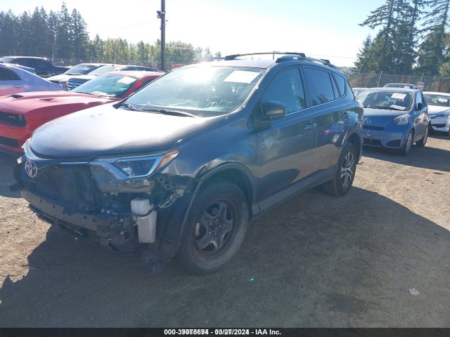Toyota RAV4 LE 2016 JTMBFREV3GJ081452 Image 2