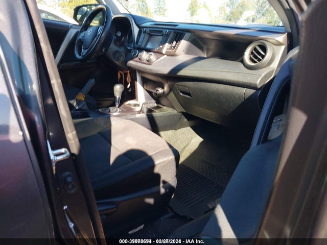 Toyota RAV4 LE 2016 JTMBFREV3GJ081452 Image 5