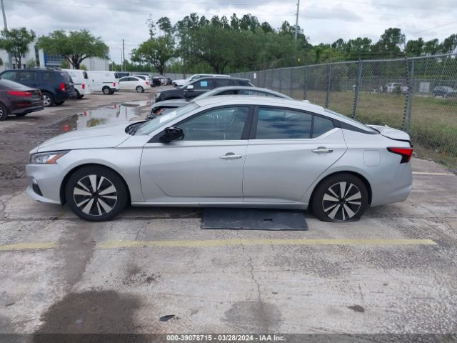 1N4BL4DV8NN315562 Nissan Altima Sv Fwd