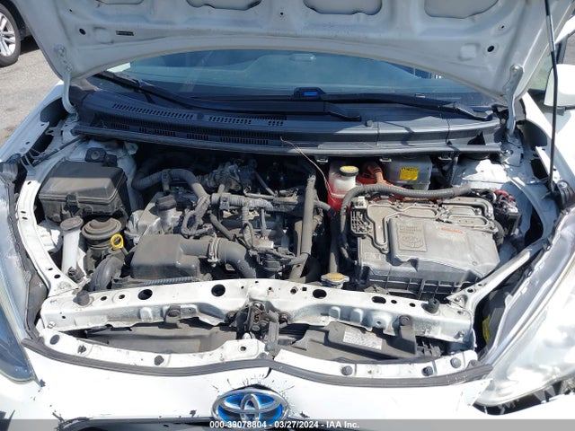 Toyota Prius C One 2015 JTDKDTB39F1587324 Image 10