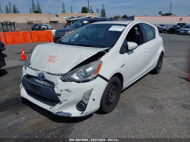 Toyota Prius C One 2015 JTDKDTB39F1587324 Image 2