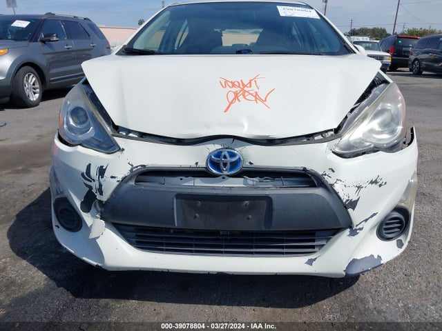 Toyota Prius C One 2015 JTDKDTB39F1587324 Image 6
