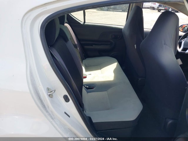 Toyota Prius C One 2015 JTDKDTB39F1587324 Image 8