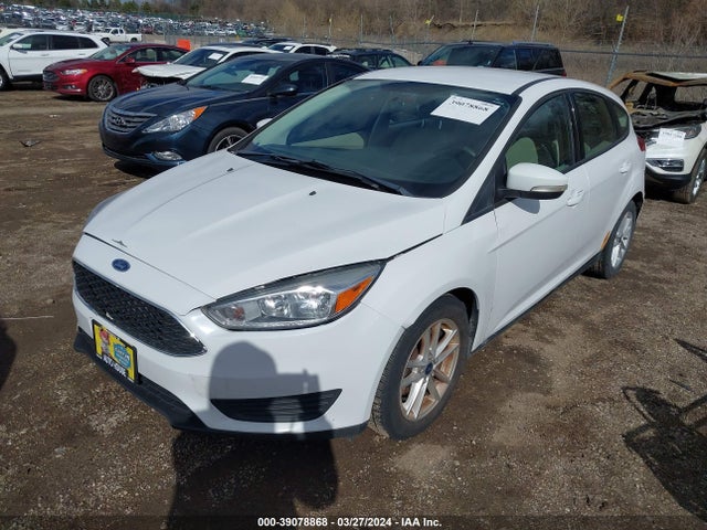 Ford FOCUS SE 2015 1FADP3K29FL216603 Image 2