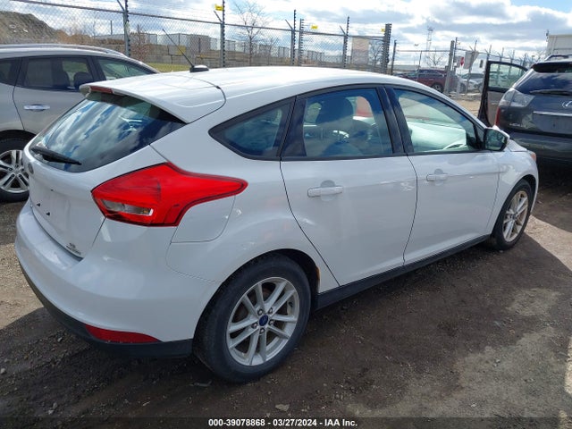 Ford FOCUS SE 2015 1FADP3K29FL216603 Image 4