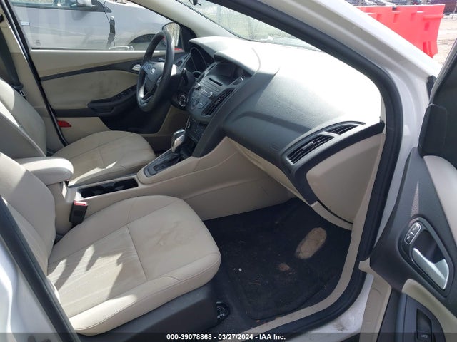Ford FOCUS SE 2015 1FADP3K29FL216603 Image 5