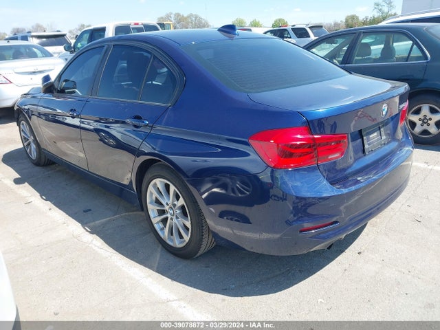 BMW 320i 2018 WBA8E1G55JNU91369 Image 3