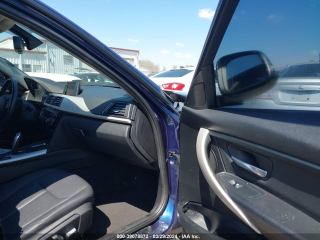 BMW 320i 2018 WBA8E1G55JNU91369 Image 5