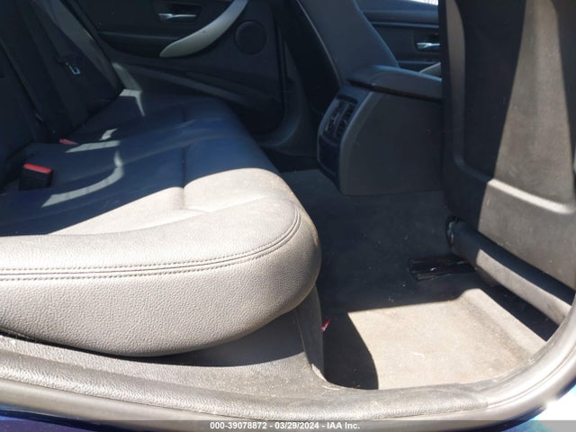 BMW 320i 2018 WBA8E1G55JNU91369 Image 8