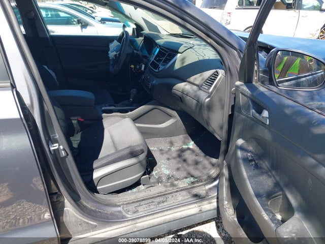 Hyundai TUCSON SE 2018 KM8J23A46JU789004 Image 5
