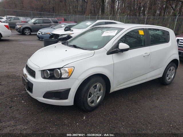 Chevrolet Sonic Ls Auto 2014 1G1JA6SH2E4168173 Image 2