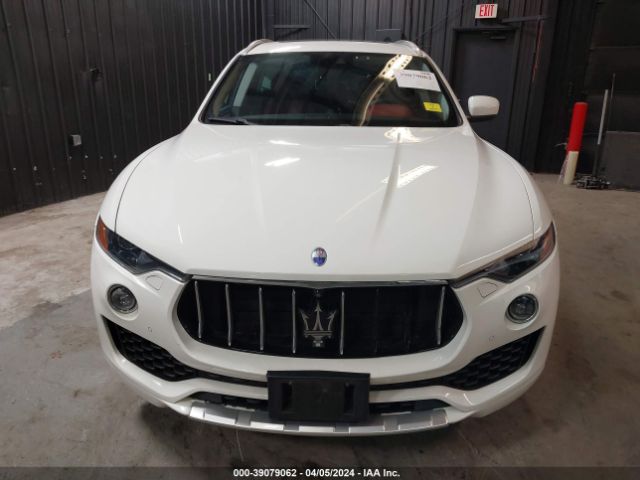 ZN661YUS8HX233062 Maserati LEVANTE S