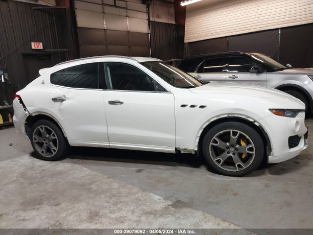 ZN661YUS8HX233062 Maserati LEVANTE S