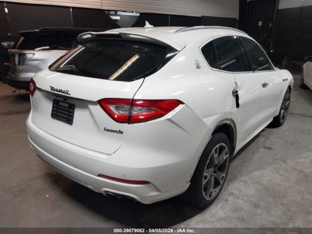 ZN661YUS8HX233062 Maserati LEVANTE S