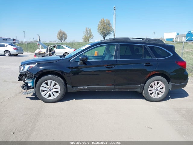 Subaru Outback 2.5i Premium 2018 4S4BSACC7J3217135 Image 14