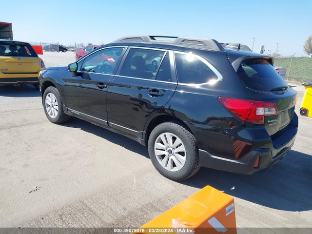 Subaru Outback 2.5i Premium 2018 4S4BSACC7J3217135 Image 3