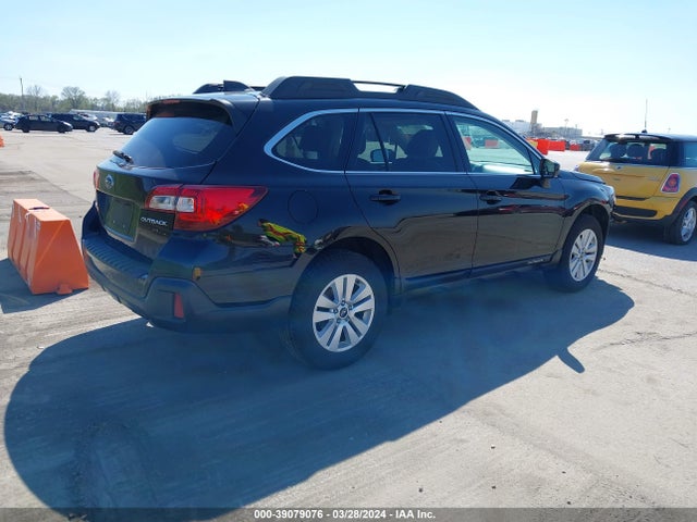 Subaru Outback 2.5i Premium 2018 4S4BSACC7J3217135 Image 4