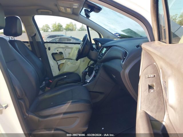KL7CJLSBXJB690756 Chevrolet Trax Lt
