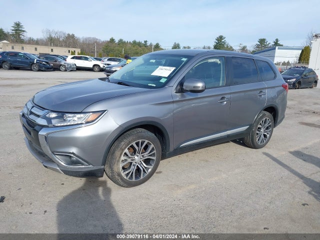JA4AZ3A33JZ005219 Mitsubishi Outlander Se